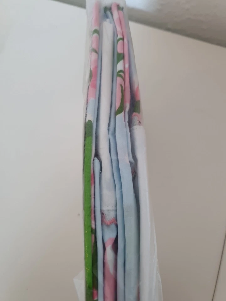 Vintage Springmaid Bill Blass Pair Of Pillowcases blue pink green Floral - Image 4 of 4