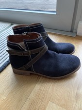 Clarks Navy Blue Suede And Brown Leather Ankle Boots - UK Size 7