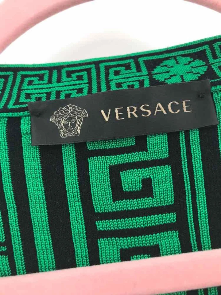 Suéter Versace verde talla 42 usado Foto 3 de 4