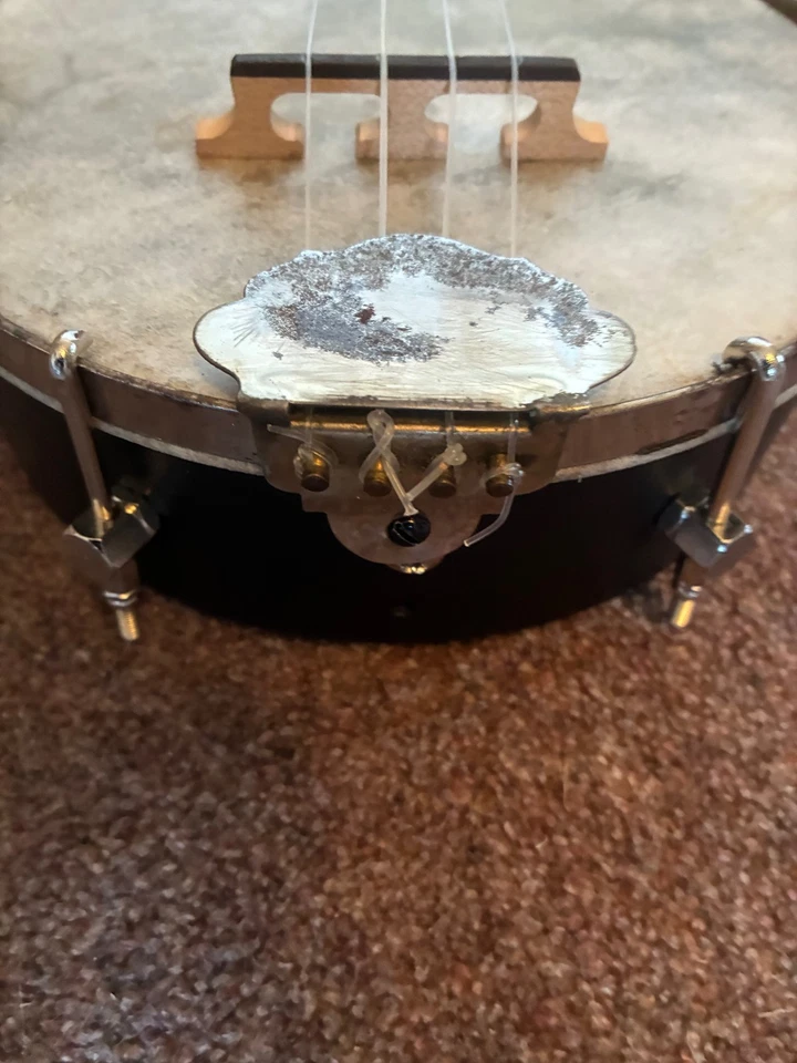Vintage Banjo ukulele in good playing conditioh from ca 1920 - Image 4 of 4
