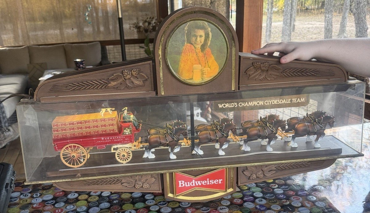 Vintage Budweiser World's Champion Clydesdale Team Bar Sign Light