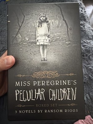 Miss Peregrine's Peculiar Children Boxed Set : 3 Novels by Ransom Riggs C-187