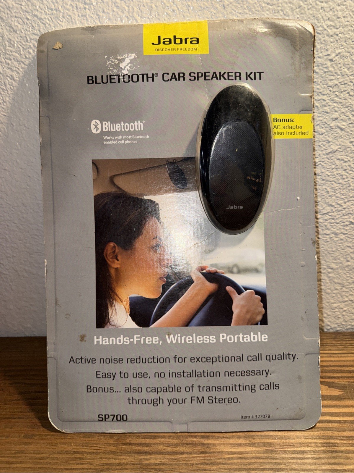 JABRA HANDS-FREE BLUETOOTH CAR SPEAKER KIT SP700 w/FM Transmitter & AC Adapter 