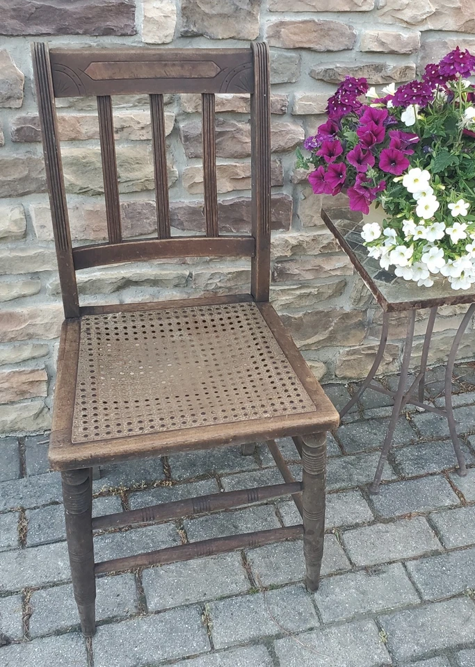 Antigua silla de roble Arts & Crafts Mission con asiento tejido de metal difícil de encontrar Foto 2 de 4