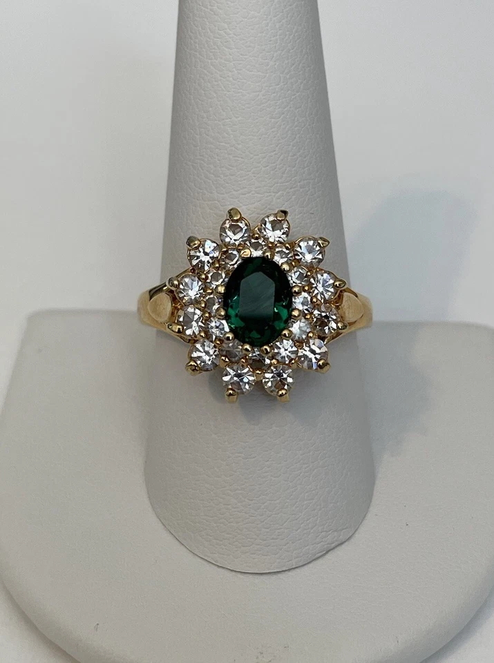 Винтажное позолоченное кольцо с имитацией изумруда и имитацией бриллиантов гало размер 9,75 - Изображение 2 из 4