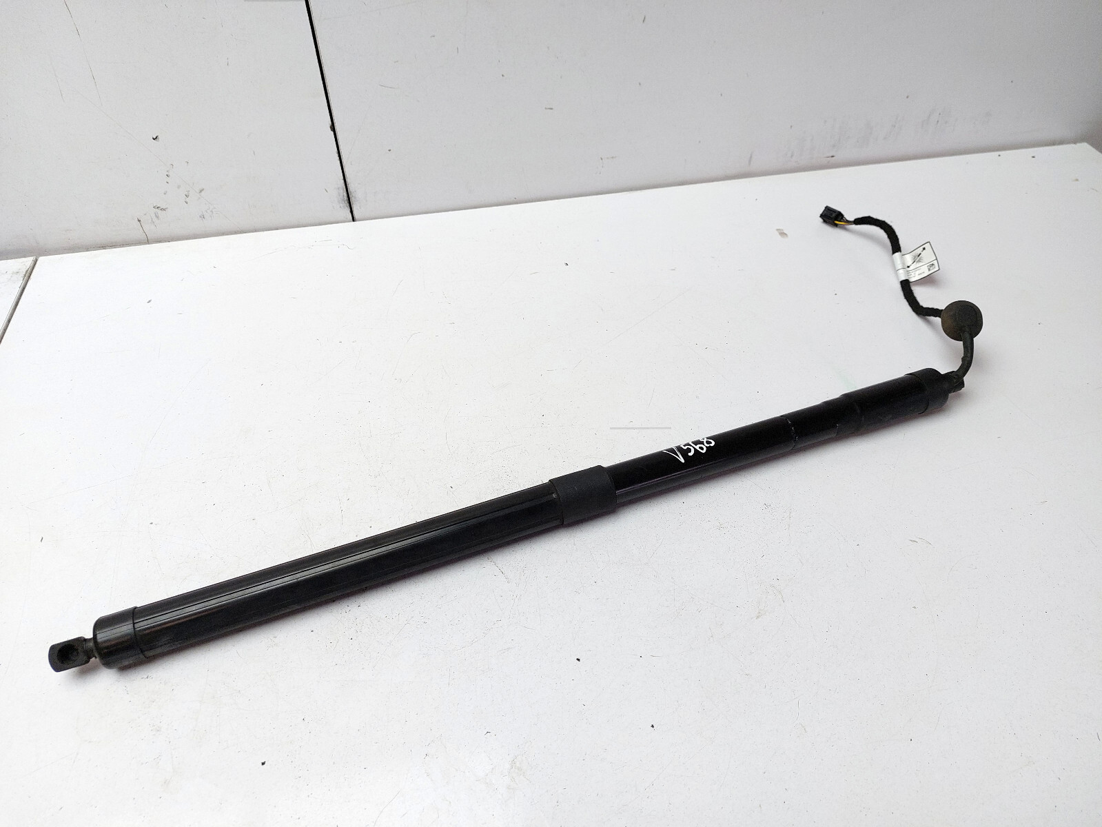 Volvo XC60 MK2 2020 puerta trasera eléctrica puntal de gas 31690929