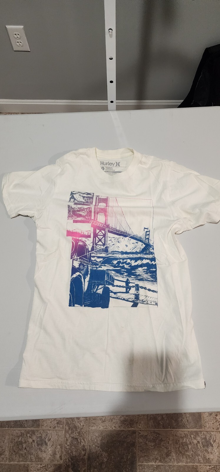 Hurley Tee Shirt Mens S White Crew Neck Logo Graphic Tee Short Sleeve Cotton
