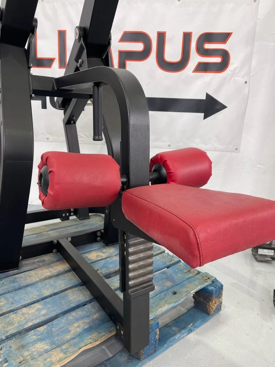 Technogym Pure Strength LAT PULLDOWN