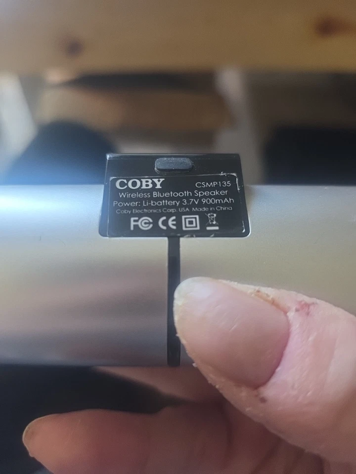 Altavoz portátil Coby Bluetooth - CSMP135 plateado Foto 4 de 4