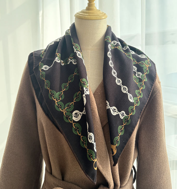 70% Cashmere 30% Silk Scarf 65X65cm Shawl Bandana Green chain Print Wrap new