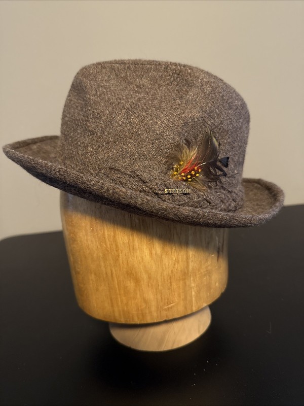 Stetson Vtg 100% Wool Brown Fedora Adult 23” Circumference Tweed Hat Feathers L.