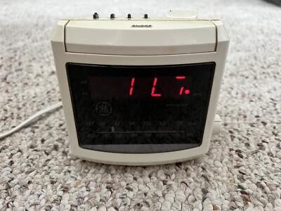 General Electric GE Digital Alarm Clock Vintage AM/FM Radio