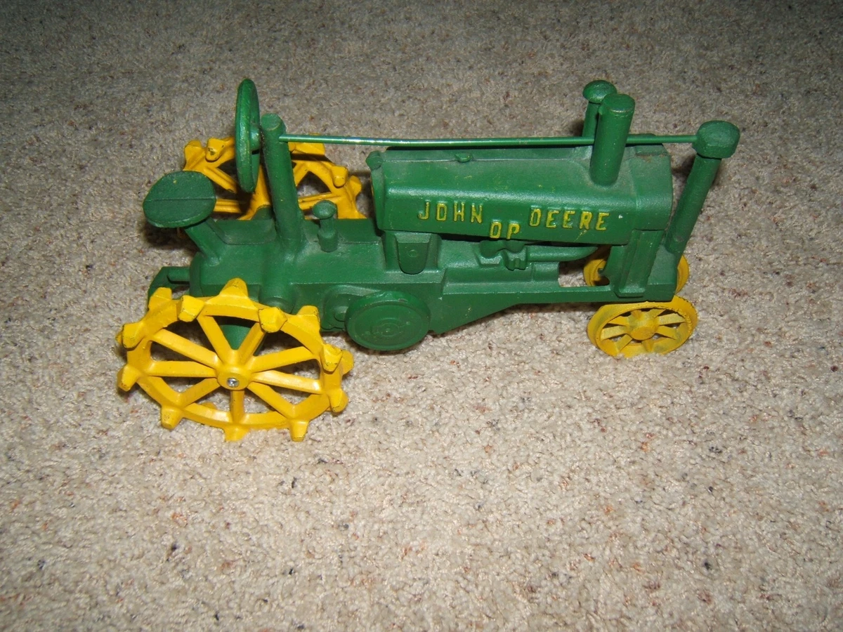 Vintage 12 Cast Iron John Deere Op