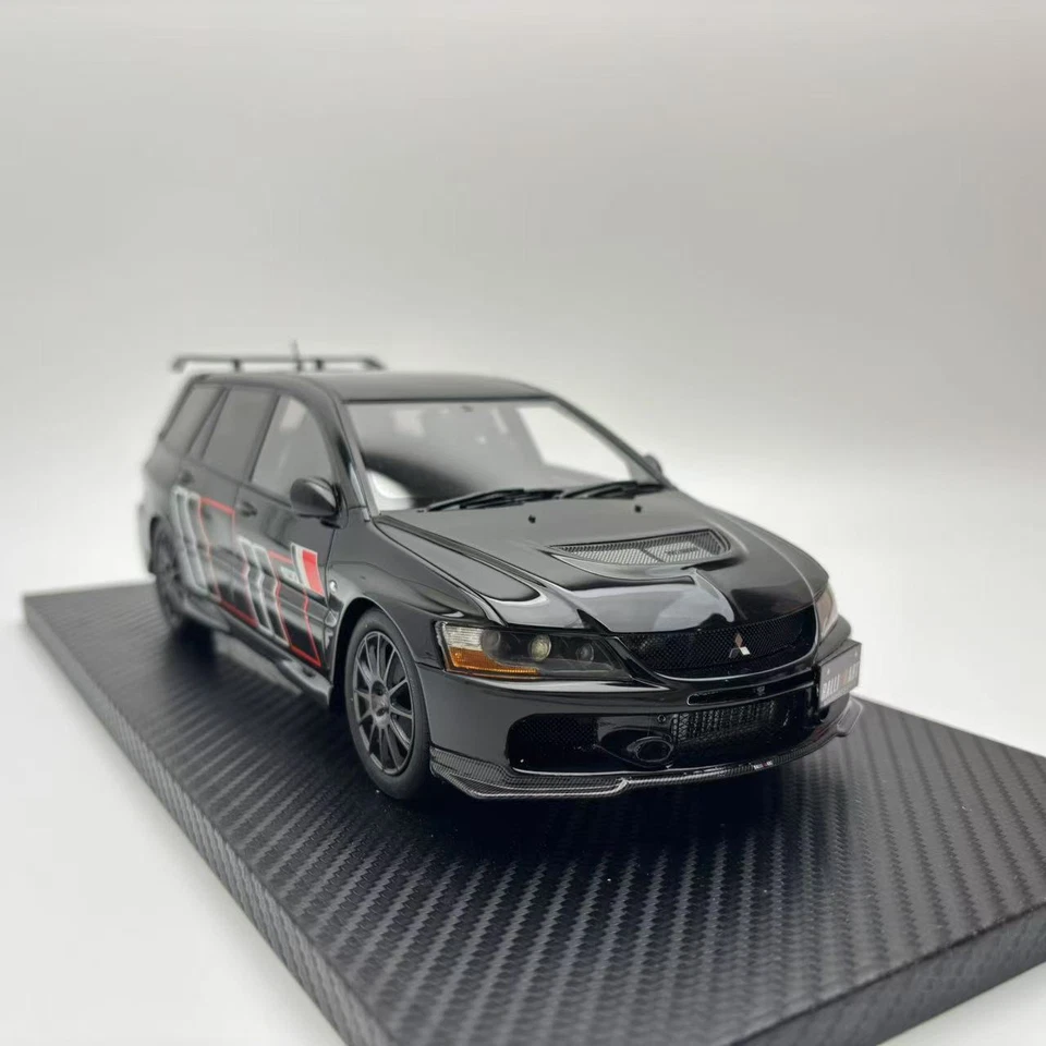 Modelo de coche de carrocería ancha Lancer negro Engup 1:18 Mitsubishi Evo9 Variations Foto 2 de 4