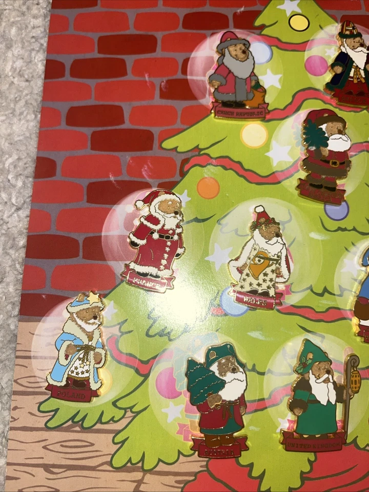 DISNEY STORE POOH SANTAS AROUND THE WORLD 13 PIN SET On Card - Image 2 of 4