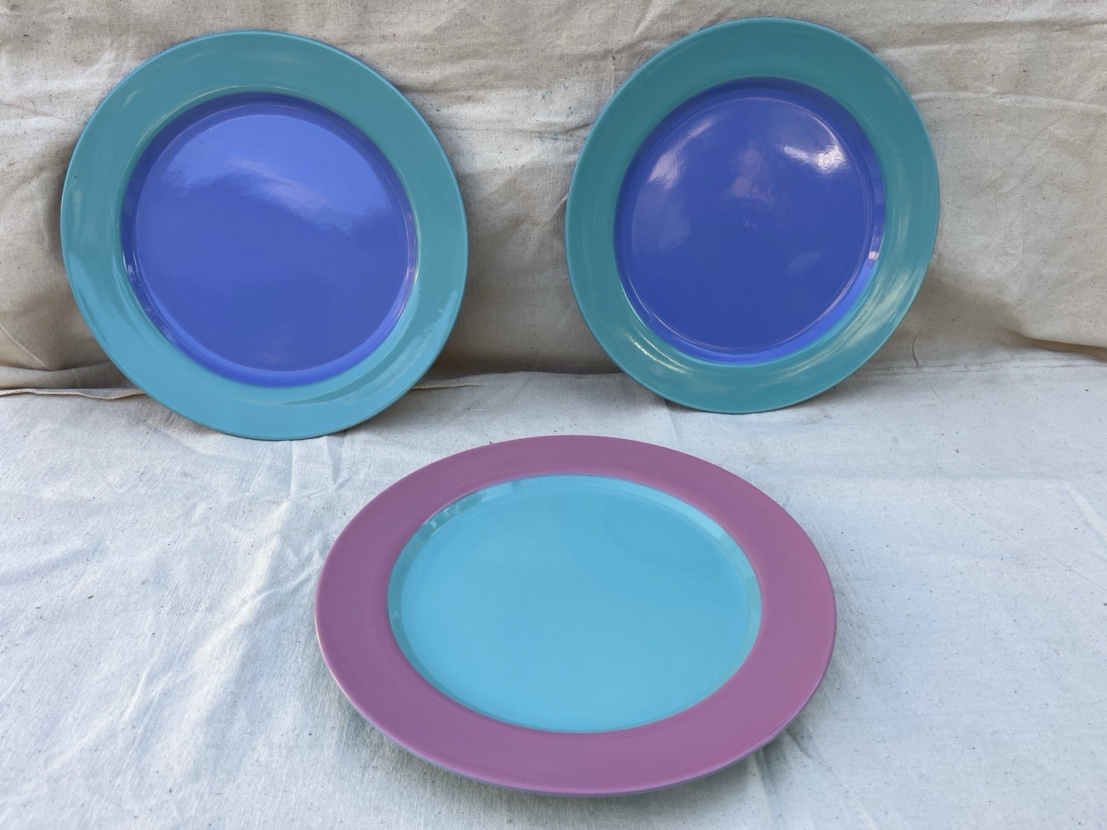 Lot of (3) Lindt Stymeist Colorways Dinner  Plates 11”