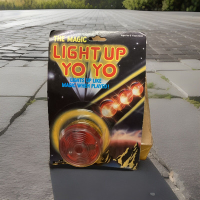 Vintage Yo Yo Yoyo Light Up Red Yellow Clear AA batteries Plastic Brand New