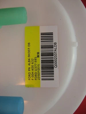 Original OEM Ford / Motorcraft Combustible Bomba Y Emisora Montaje Escape - Imagen 1 de 4