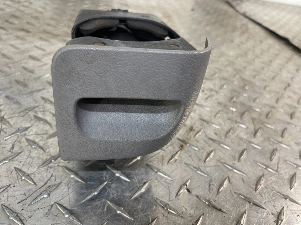 Portavasos Chevrolet (GMC) C1500 1995-1999 Suburban C2500 C3500 Tahoe Sierra gris Foto 2 de 4