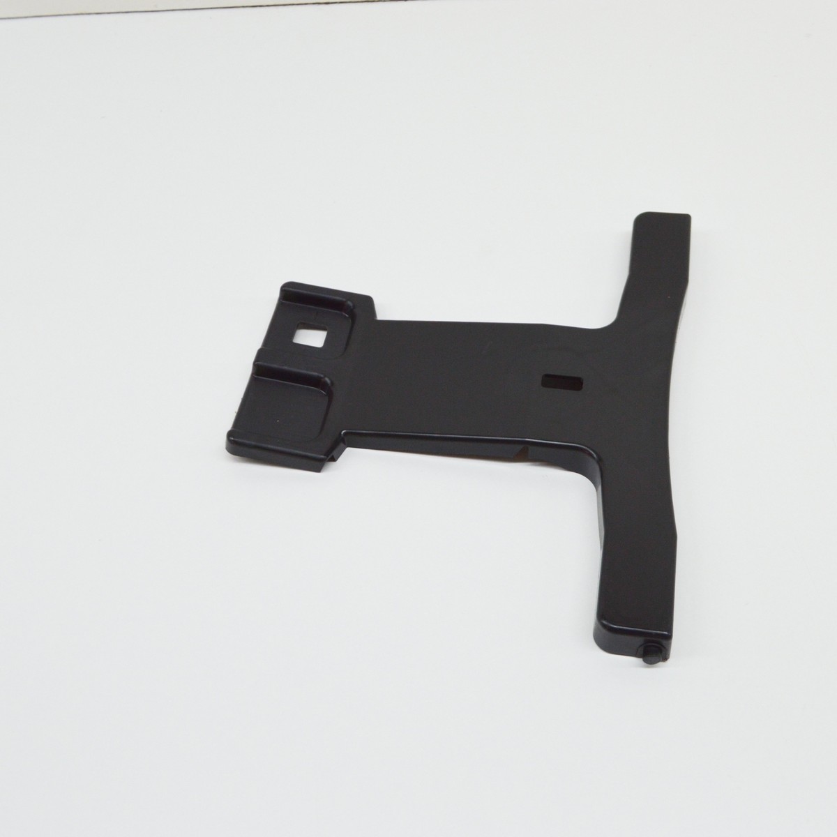 NEW MERCEDES BENZ C W204 RADIATOR GRILLE SUPPORT A2048850736 12-13