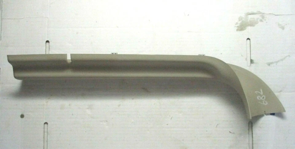 Malibu Maxx LT 2005 luz neutra moldura lateral del conductor maletero trasero quinta puerta Foto 2 de 4