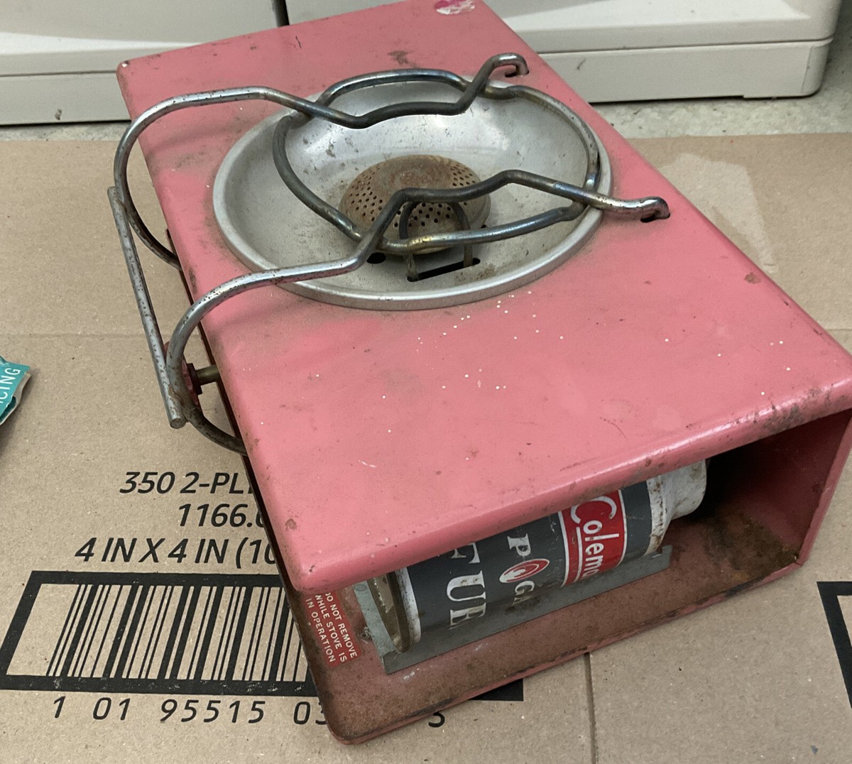 Vintage Coleman LP Gas Picnic Stove uses Coleman LP Gas Fuel Made