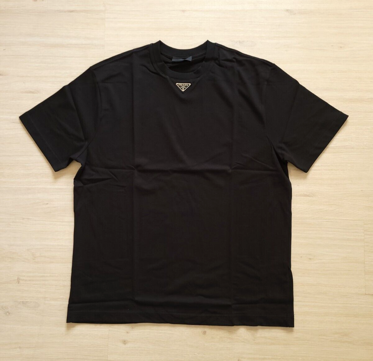 Tシャツ・カットソー PRADA BLACK T-SHIRT WITH LOGO TRIANGLE Prada Men's Black Triangle Metal Logo Cotton T-Shirt Size XL