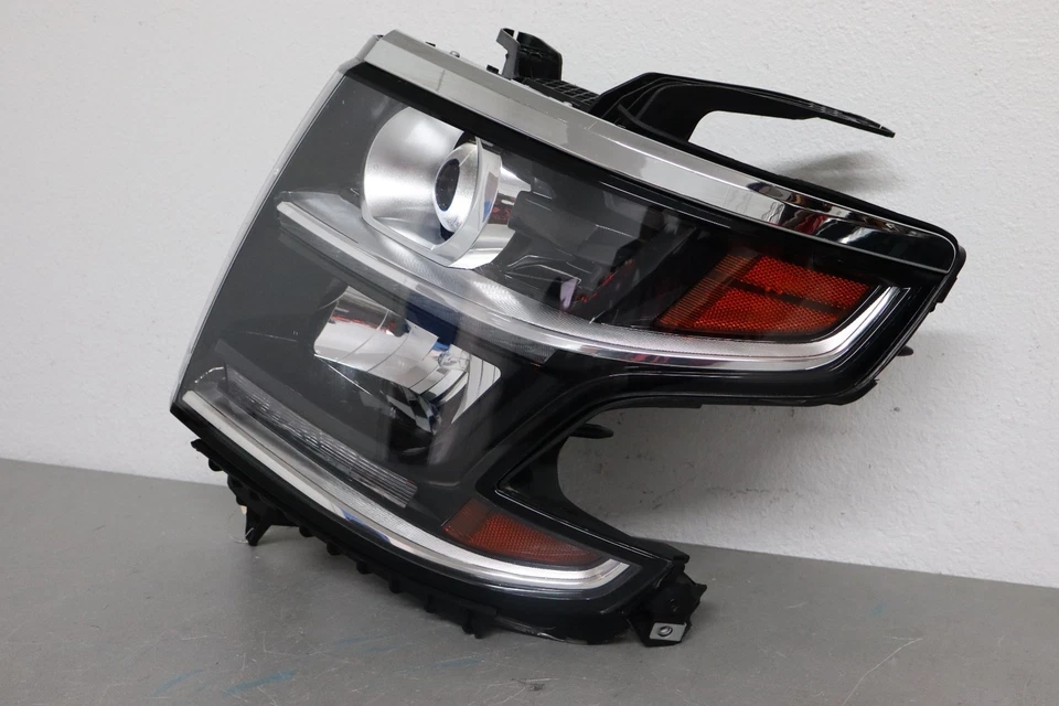Chevrolet Tahoe 2015 2020 faro lateral izquierdo oculto Foto 3 de 4