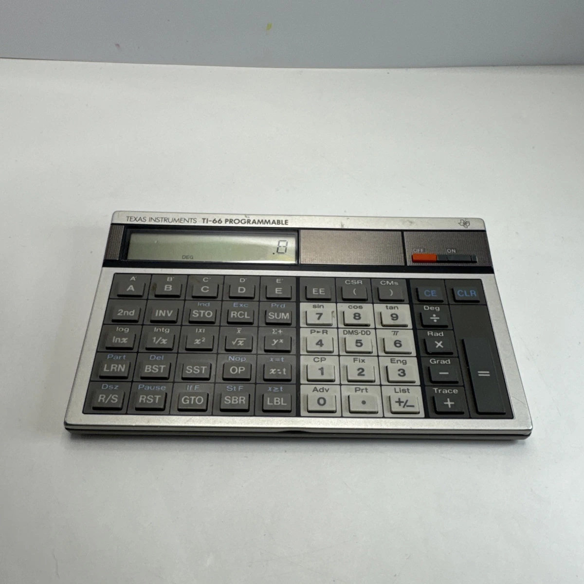 Calculatrice Texas Instruments TI-66 – Modèle Vintage, état Fonctionnel, écran LCD
