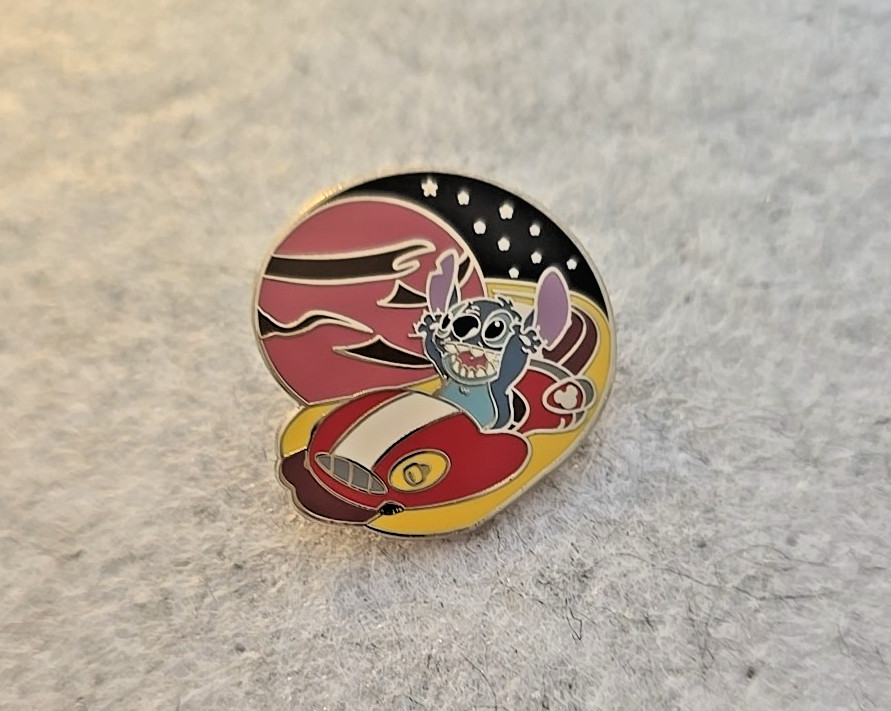 2006 WDW Cast Lanyard Stitch Red Space Ship Trading Pin - VINTAGE - 42108