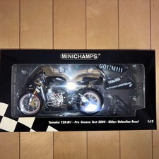 Minichamps 1/12 YAMAHA YZR -M1 Preseason Test 2004