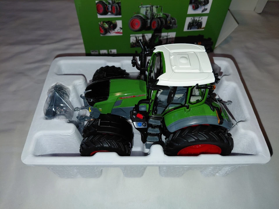 Wiking Fendt 728 Vario 1:32 Scale Model Tractor, ACP0835750- New In Box - Image 4 of 4