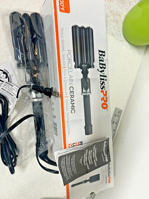 BABYLISS PRO PORCELAIN CERAMIC TRIPLE BARREL WAVER BP331SUC Porcelain Ceramic