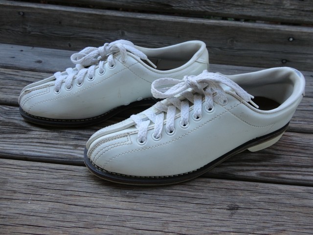 ladies bowling shoes
