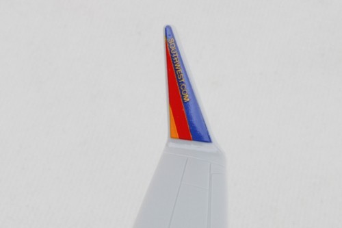 SKYMARKS (SKR1140) SOUTHWEST 737MAX8 "COLEEN BARRETT" RETRO 1:130 SCALE MODEL - Picture 8 of 13