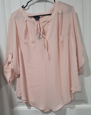 TORRID light peach 3/4 Roll-tab sleeves Blouse Size 0- NWT