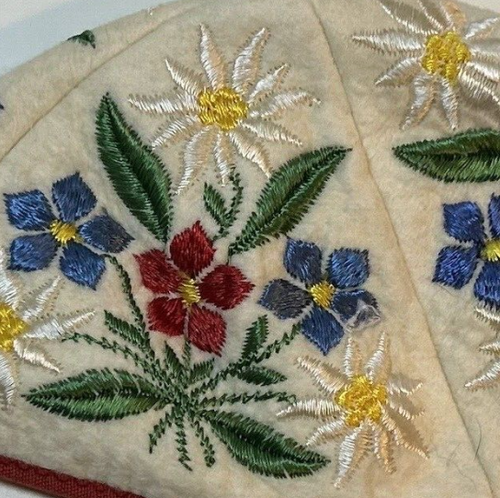 Tyrolean Felt Cap - Exquisite Floral Embroidery & Timeless Charm Vintage 1940's - Picture 4 of 6