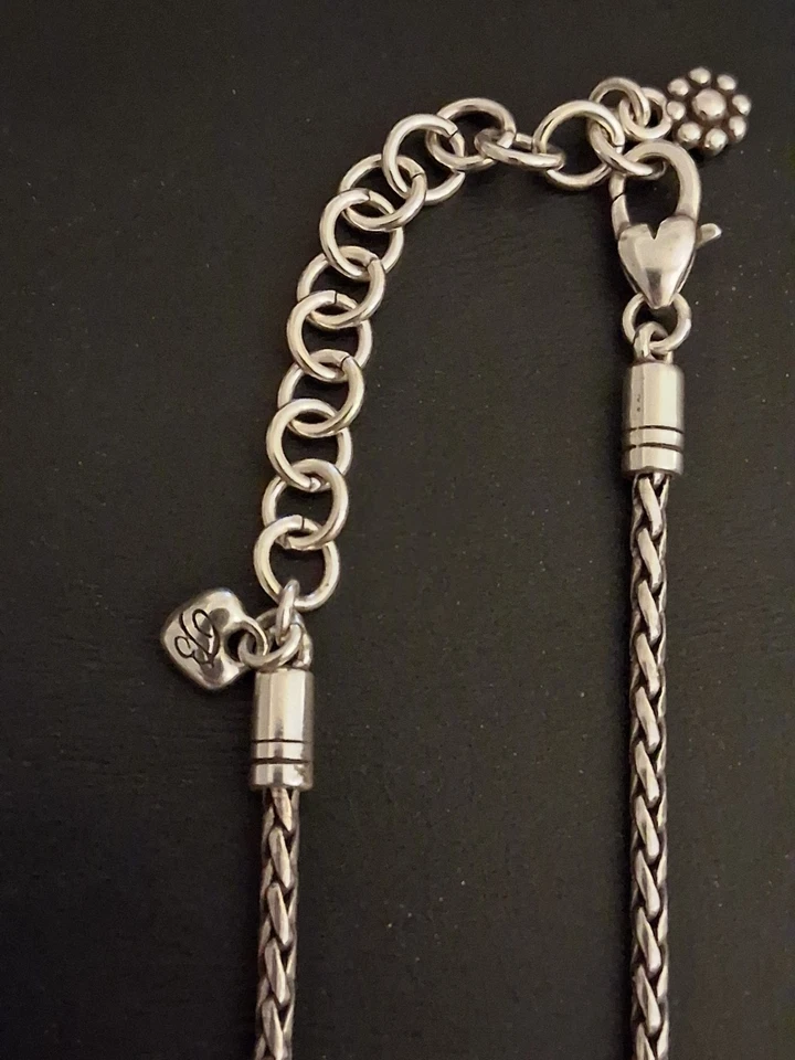 COLLAR CRUZ PLATA Y PIEDRA ROJA BRILLANTE Ajustable Foto 3 de 4