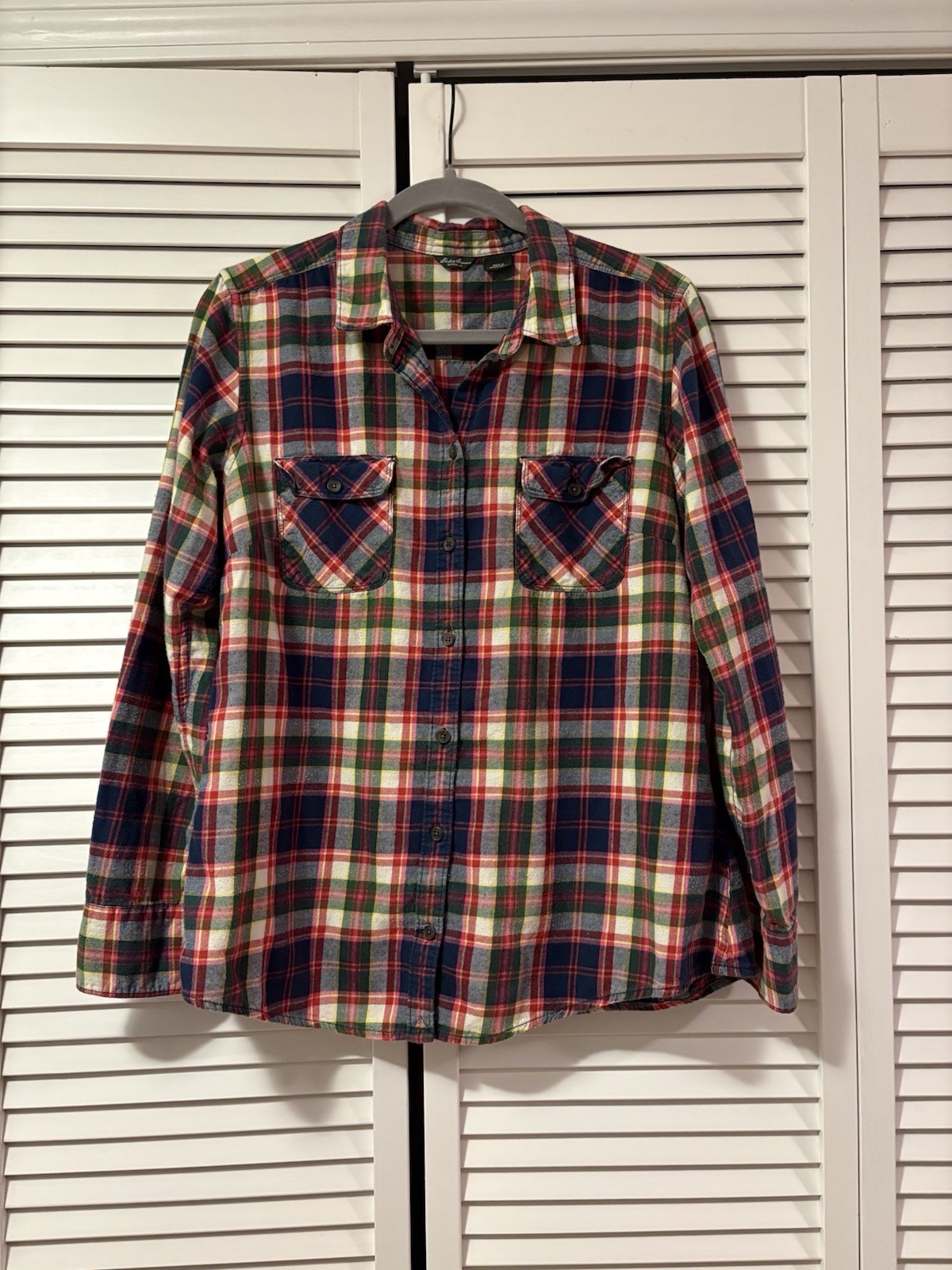 Eddie Bauer Women's Long Sleeve Plaid Flannel Large 100% Cotton Button Up Shirt