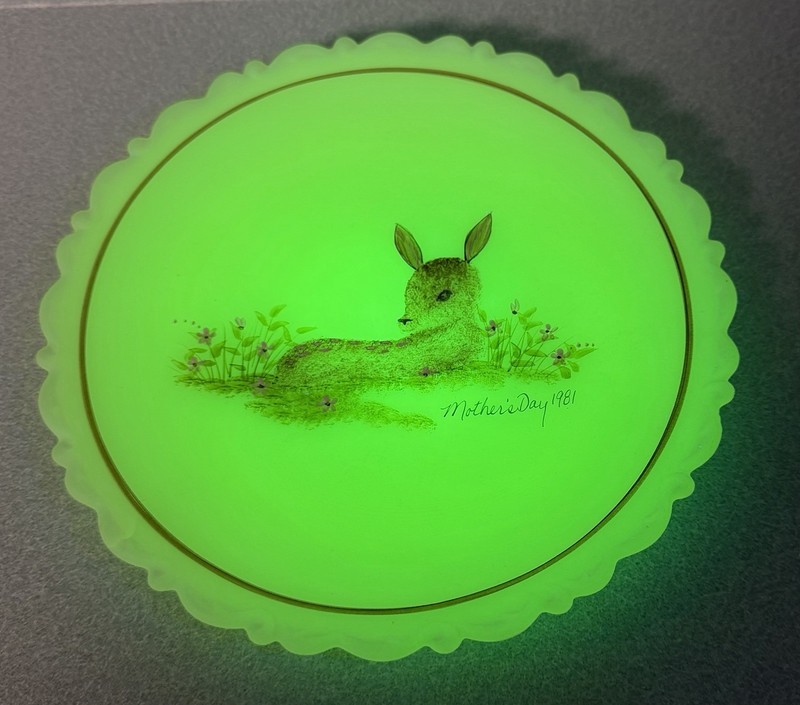 Fenton 1981 Mother's Day Burmese Uranium Custard Glass Plate/Hand Painted Signed