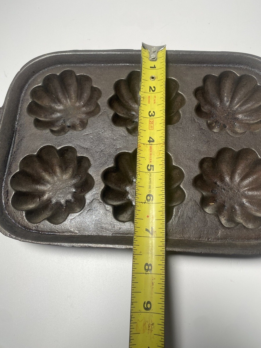 VINTAGE CAST IRON TURKS HEAD 6 CORNBREAD MUFFIN GEM PAN VINTAGE CAST IRON TURKS HEAD 6 CORNBREAD MUFFIN GEM PAN