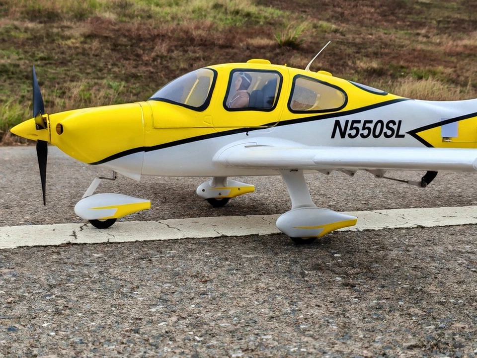 Dynam Cirrus SR22 V3 Trainer 3S/4S Yellow RC Beginner Scale Plane 1.4m w/ Flaps - Image 4 of 4