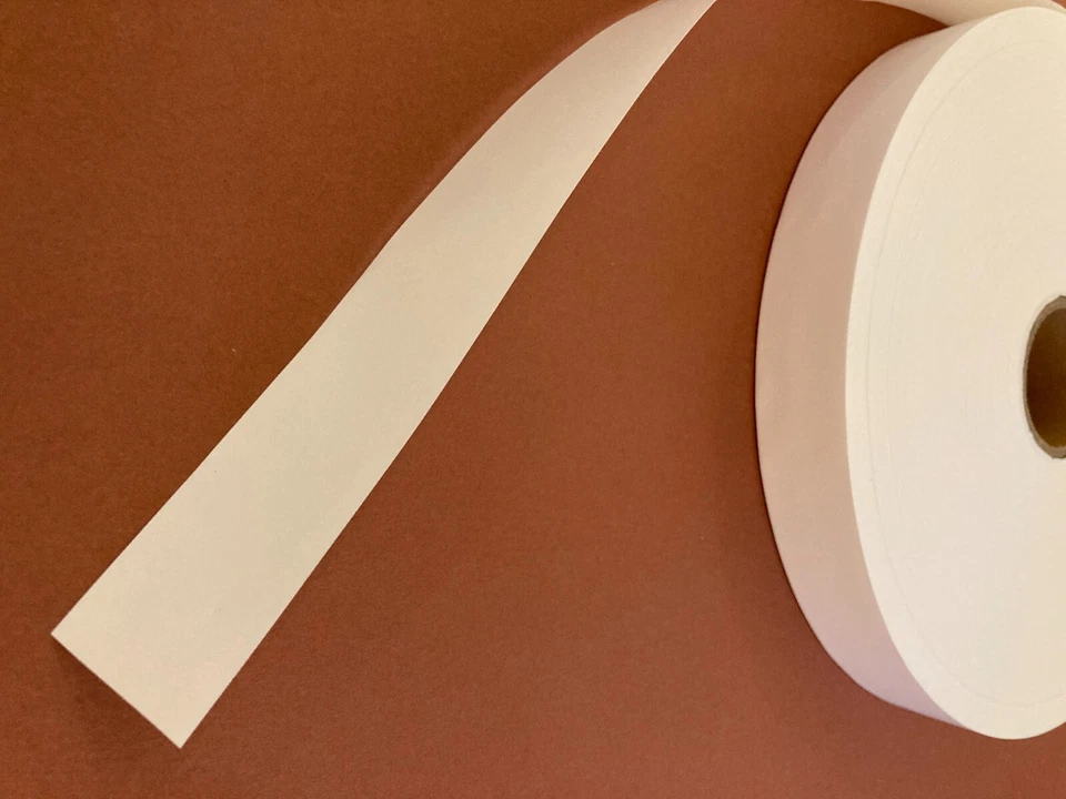 24 x White Nylon Taffeta Anti-fray Ribbon - 25mm width and 400m length - Image 3 of 4