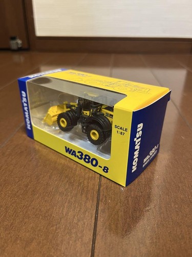 Komatsu Official Diecast Model Wheel Loader WA380-8 1:87 Exclusive Limited - Picture 2 of 8