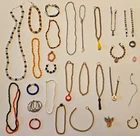 VINTAGE BARBIE HUGE LOT OF MOD FRANCIE TWIGGY CASEY CLONE NECKLACES TREASURE 💰