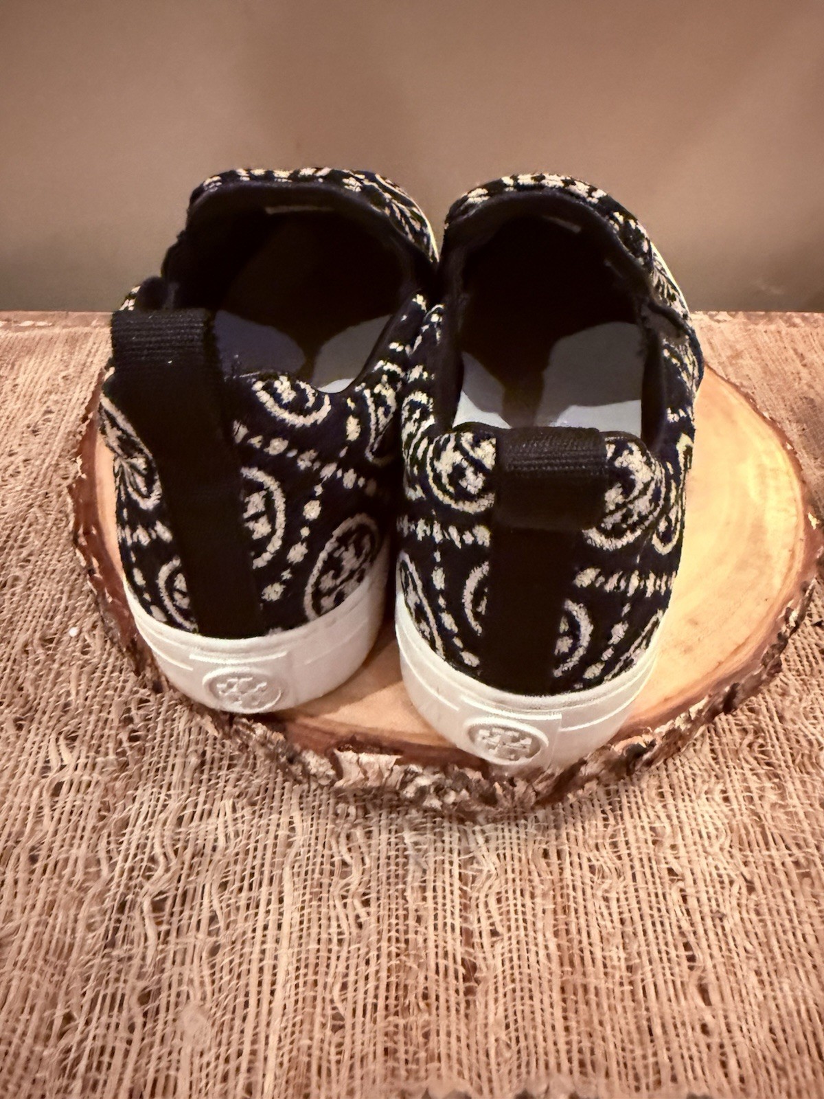 Tory Burch "T" Monogram Ladybug Slip-on Fabric logo sneakers Sz-8.5 268$ thumbnail 13