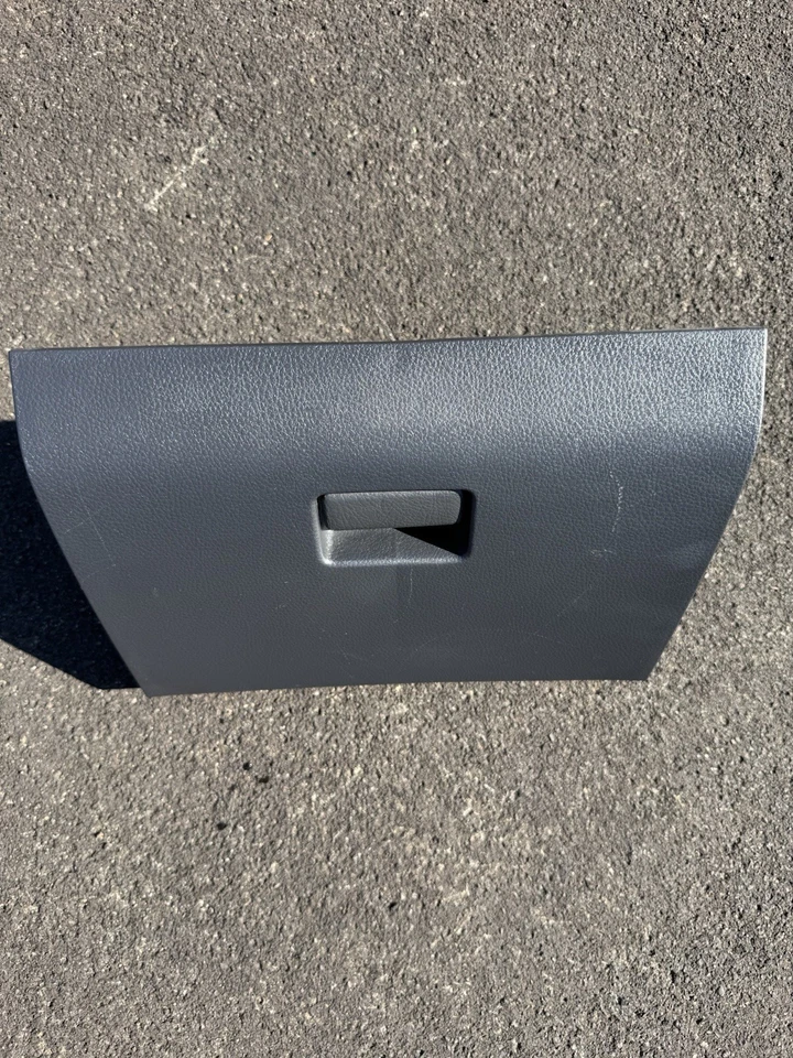 Отсек для хранения перчаточного ящика 2006 Suzuki Aerio от оригинального производителя серый - Изображение 4 из 4