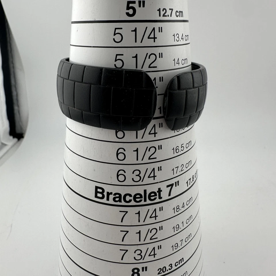 Reloj Chico's Negro 6" Pulsera Puño 33mm Estuche Cristal Bisel Mujer Batería Nueva Foto 3 de 4