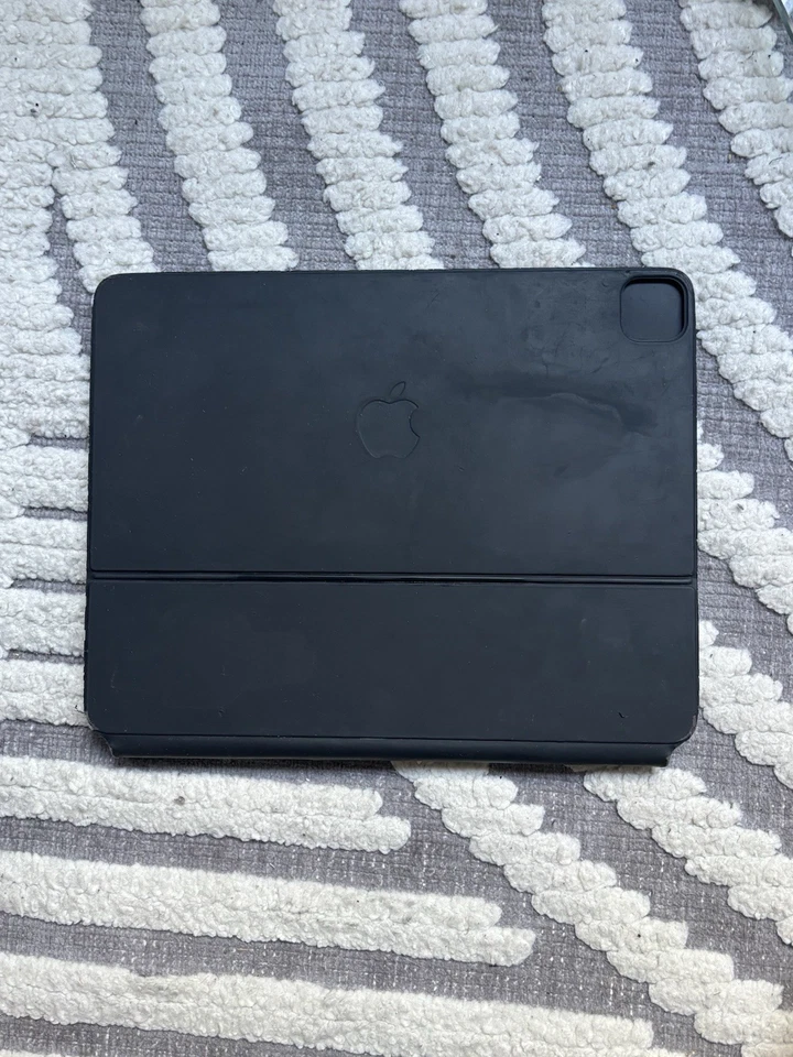 Apple Magic Keyboard for Ipad Pro 13-Inch 2020 - Image 2 of 4