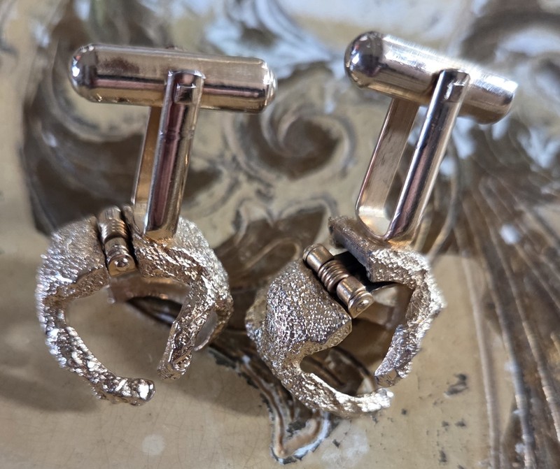 Pair Of Vintage Classy High-end Gold-toned Rare Unique Cufflinks